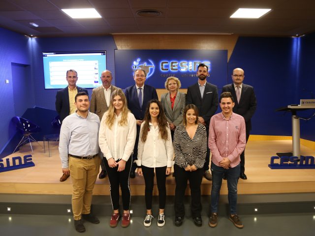 Cesine Actualidad/ News - “Tan sólo dos meses después de haberme graduado, ya estaba trabajando en Deloitte”